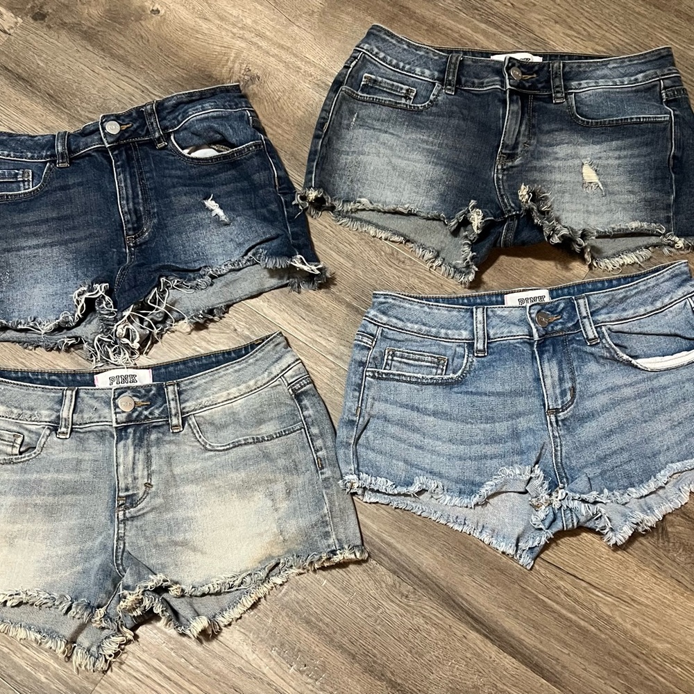 4 pairs of vs pink shorts - Picture 1 of 10